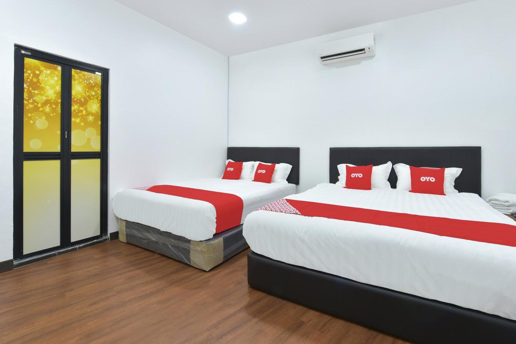 Oyo 90869 Hotel Madeena Inn 雪邦 外观 照片